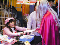 【コミケ75】桃井さんも登場！とらのあなブース-1