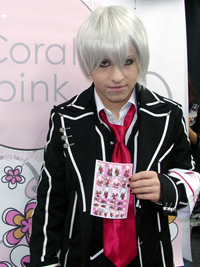 コスプレ体験は「クール!」ドイツ出身の異色アーティスト・Nheira(ネイラ)さんがコスプレショップACOSに来店!-2