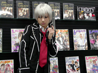 コスプレ体験は「クール!」ドイツ出身の異色アーティスト・Nheira(ネイラ)さんがコスプレショップACOSに来店!-3