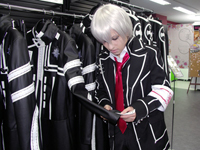 コスプレ体験は「クール!」ドイツ出身の異色アーティスト・Nheira(ネイラ)さんがコスプレショップACOSに来店!-4