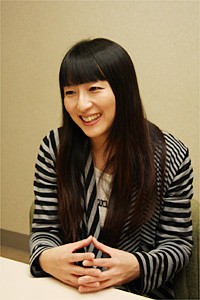 佐藤ひろ美「アンバーワールド」発売記念リレーインタビュー第5弾は、佐藤さんの事務所「S」、期待の新人アーティスト、μ（ミュゥ）さん登場-2