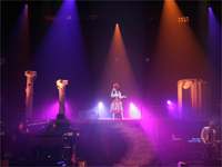 茅原実里さんが全国10カ所に及ぶセカンドライブツアー『Minori Chihara Live Tour 2009～Parade～』を開催中！ツアー初日、2月7日の神奈川・伊勢原市民文化会館の模様をレポート!!-3