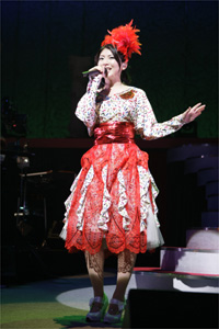 茅原実里さんが「Minori Chihara Live Tour 2009～Parade～」追加公演！パシフィコ横浜が酔いしれた魅惑の“みのりん”ボイスの全貌をレポート！-1