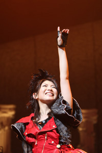 茅原実里さんが「Minori Chihara Live Tour 2009～Parade～」追加公演！パシフィコ横浜が酔いしれた魅惑の“みのりん”ボイスの全貌をレポート！-4