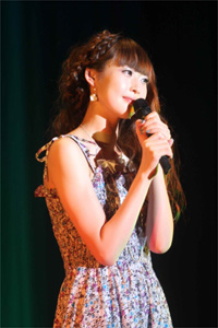 能登麻美子さんがキャラクターソングアルバム『MAMIKO NOTO CHARACTER SONG COLLECTION』発売記念イベントを開催。ミニライブでは人気曲を披露！-2