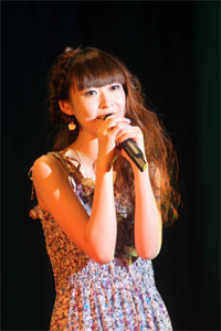 能登麻美子さんがキャラクターソングアルバム『MAMIKO NOTO CHARACTER SONG COLLECTION』発売記念イベントを開催。ミニライブでは人気曲を披露！-4