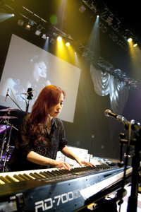 梶浦由記さん初の東名阪ライブツアー『FictionJunction Yuki Kajiura LIVE Vol.♯4～Everlasting Songs Tour 2009～』開催！初日JCBホールを完全レポートだ！